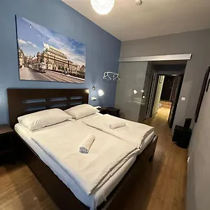 Hotel Central Studios ***